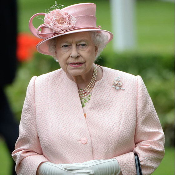 英國女王伊麗莎白二世(QueenElizabethII)亮相2013英國皇家愛(ài)斯科賽馬會(huì )