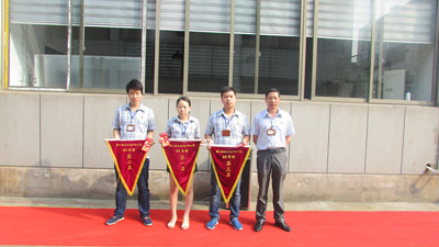 義烏帽廠(chǎng)員工穿帽廠(chǎng)廠(chǎng)服參加晨會(huì )